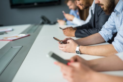 Does this look familiar? Being in a meeting, but everyone is on their phones instead of paying attention? Improve your agile workplace habits.